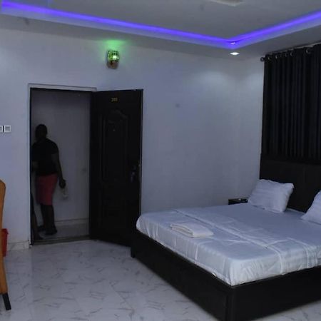 Mc Rica Hotel Ikorodu Eksteriør bilde